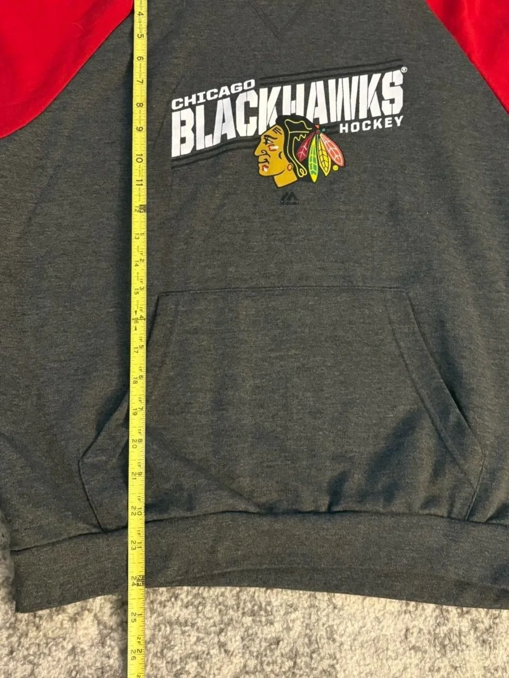 Youth XL Majestic Chicago Blackhawks Grey & Red Hoodie